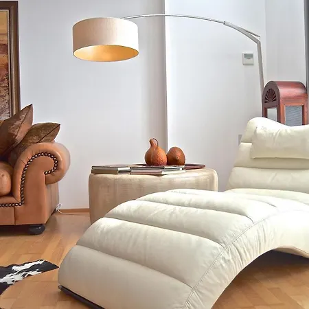 Livingstone Apartment