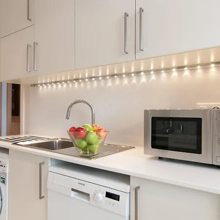 Livingstone Apartment *