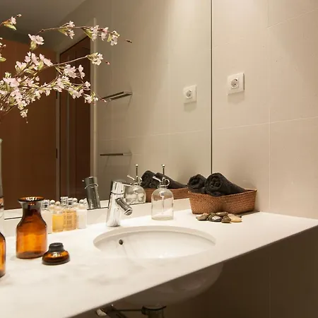 Livingstone Apartment