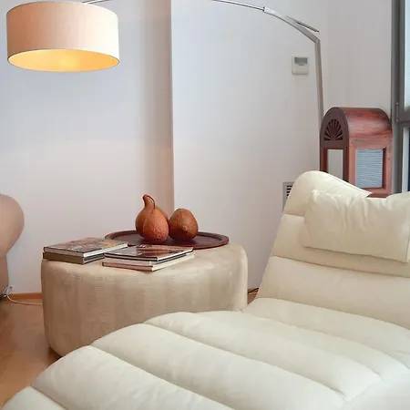 Livingstone Apartment